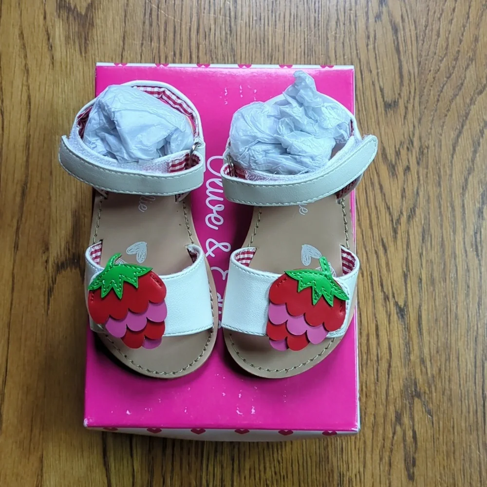 NIB Olive & Edie Lil' Sweetie Sandal Strawberry Appliqué Shoe Size 5T